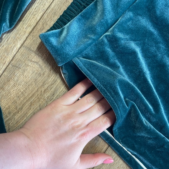 I.N.C. International Concepts Velvet Shawl Collar Pajama Set w/ Detachable Belt - Picture 11 of 13